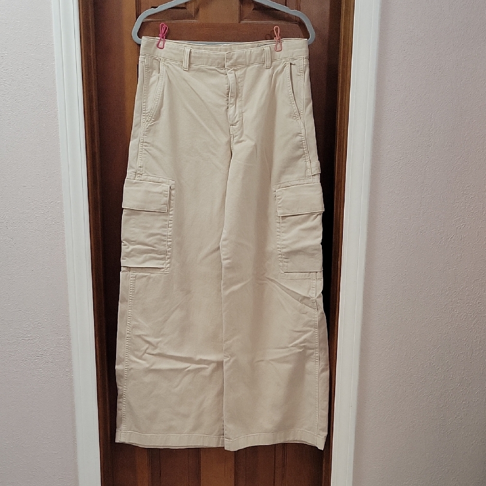 GAP Cream Baggy Cargo Pants